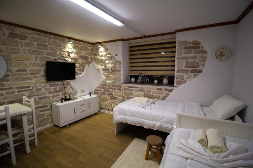 Solhouse Apartment Gjirokaster Exterior photo